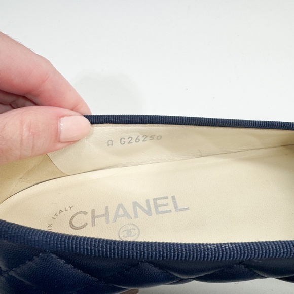 Chanel Navy Blue Quilted Cap Toe CC Ballet Flats 36.5 - Picture 5 of 6